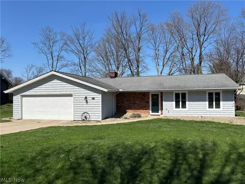 13926 Delaware Dr, Middleburg Heights, OH 44130