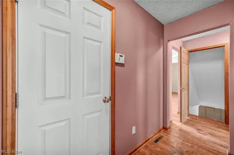 Entry Way - 39896 Hope Ct, Elyria, OH 44035 photo 4 of 4