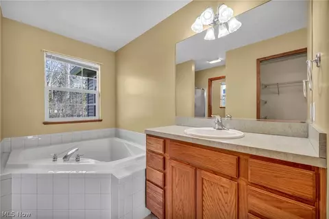 Bath - 39896 Hope Ct, Elyria, OH 44035 photo 2 of 2