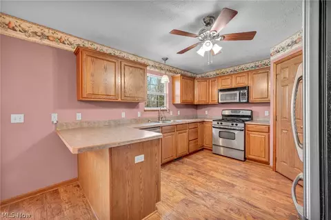 Kitchen - 39896 Hope Ct, Elyria, OH 44035 photo 3 of 3