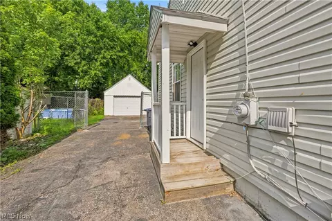 Exterior - 1146 Packard Dr, Akron, OH 44320 photo 5 of 8