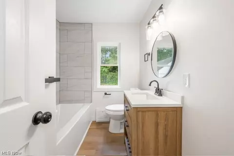 Bath - 1146 Packard Dr, Akron, OH 44320 photo 1 of 2