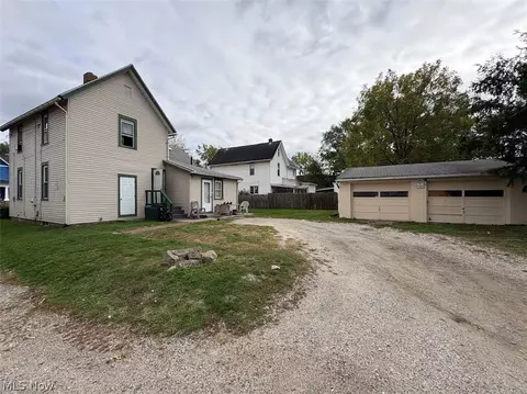 435 Hazlett Ave NW, Canton, OH 44708 photo 5