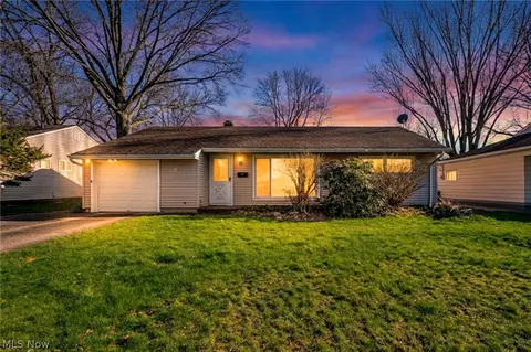 9019 Newkirk Dr, Parma Heights, OH 44130