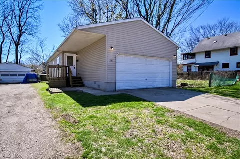 1240 W Waterloo Rd, Akron, OH 44314
