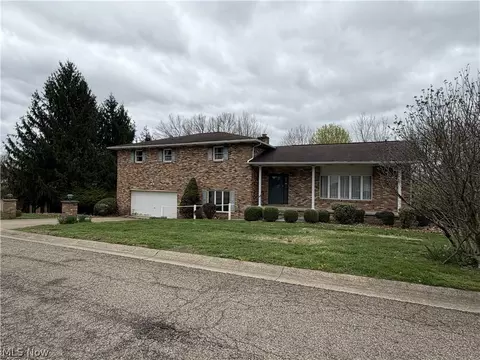 113 Martha Dr, Saint Clairsville, OH 43950