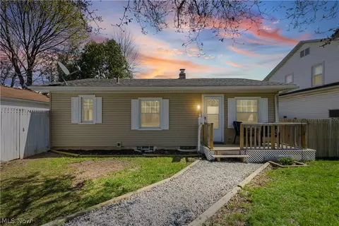 169 Hillman Rd, Akron, OH 44312