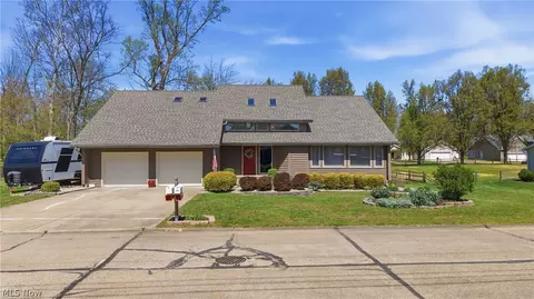 256 Walnut Grv, Washington, WV 26181