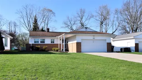 4912 N Sedgewick Rd, Lyndhurst, OH 44124
