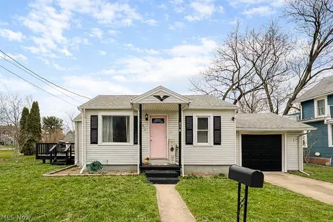 516 W 10th St, Ashland, OH 44805