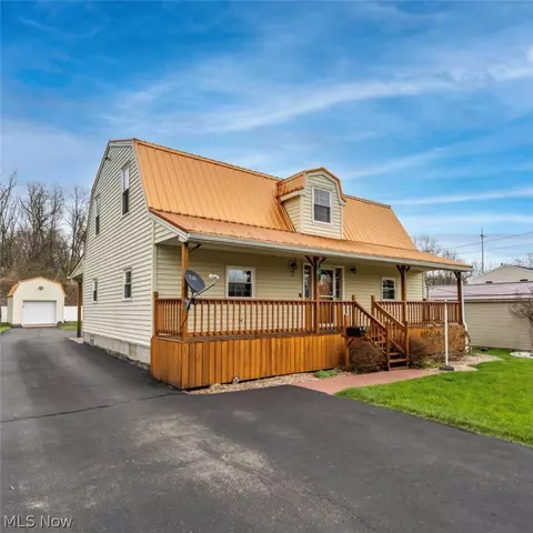 17 E Franklin St, Newton Falls, OH 44444