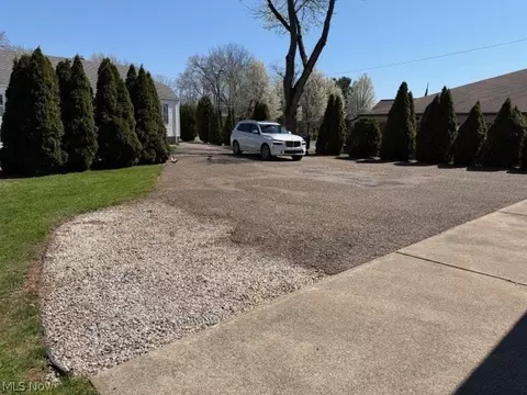 Exterior - 1821 Whipple Ave NW, Canton, OH 44708 photo 4 of 4