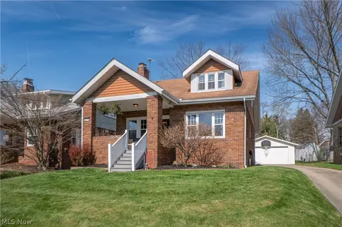 2416 4th St, Cuyahoga Falls, OH 44221