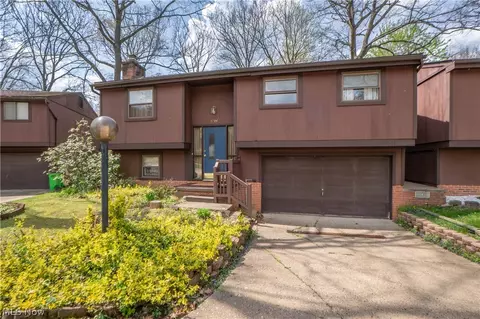 1744 Oak Trail St NE, Massillon, OH 44646