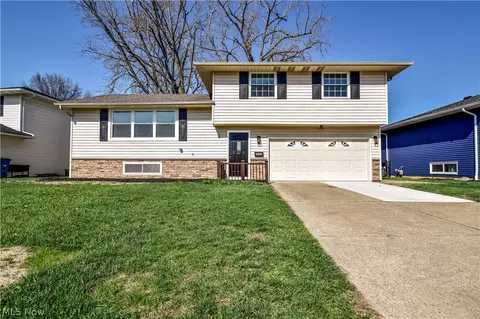 447 Saint Lawrence Blvd, Eastlake, OH 44095