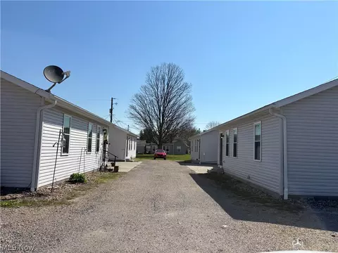 623 11th Dr NW, New Philadelphia, OH 44663