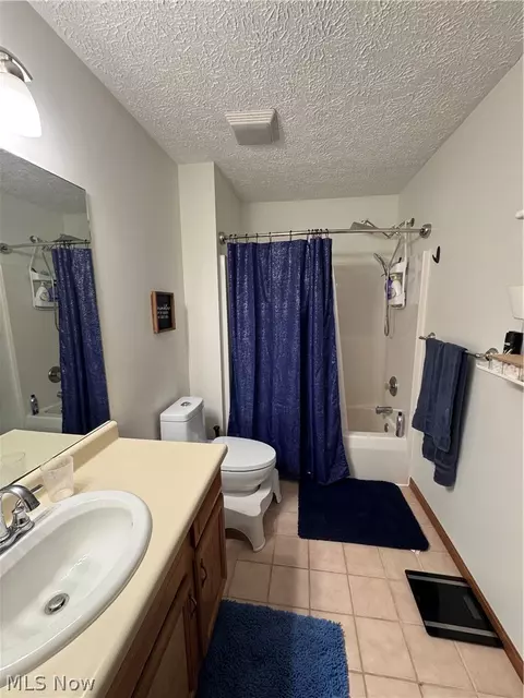 Bath - 1424 Loop Rd, Kent, OH 44240 photo 1 of 3
