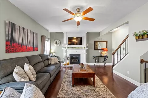 192 Shoreland Cir, Willowick, OH 44095 photo 16