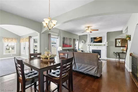 192 Shoreland Cir, Willowick, OH 44095 photo 13