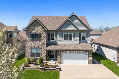 192 Shoreland Cir, Willowick, OH 44095