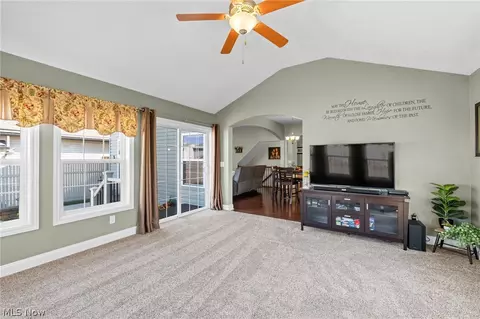 192 Shoreland Cir, Willowick, OH 44095 photo 14