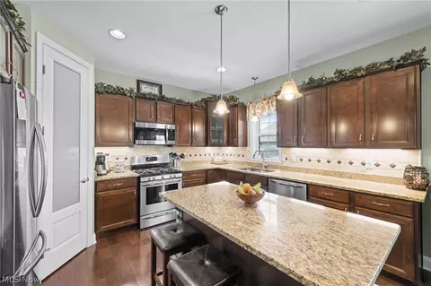192 Shoreland Cir, Willowick, OH 44095 photo 12