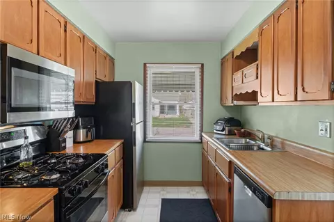 509 Cambridge Ave, Elyria, OH 44035 photo 13
