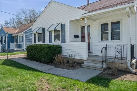 509 Cambridge Ave, Elyria, OH 44035 photo 5