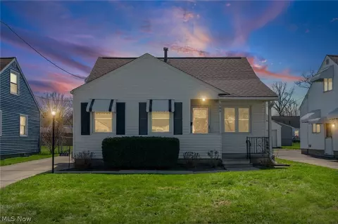 509 Cambridge Ave, Elyria, OH 44035