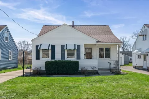 509 Cambridge Ave, Elyria, OH 44035 photo 2