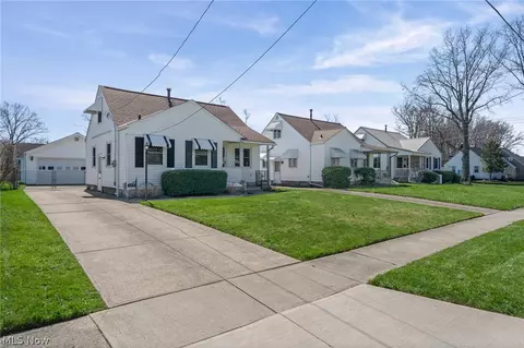 509 Cambridge Ave, Elyria, OH 44035 photo 4