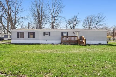 6800 Lake Rd W #21, Geneva, OH 44041