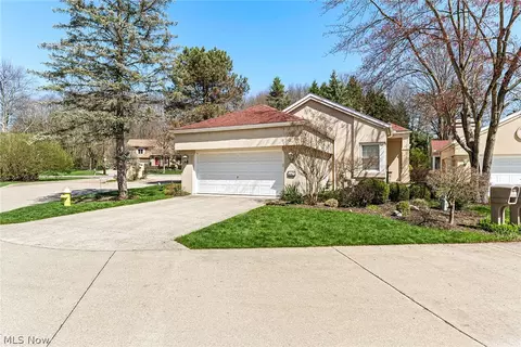 447 Armante Ct, Akron, OH 44313