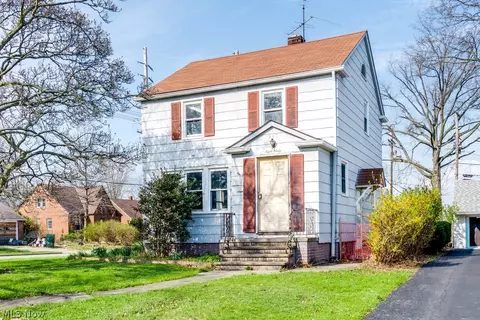 Exterior - 860 E 232nd St, Euclid, OH 44123 photo 2 of 4