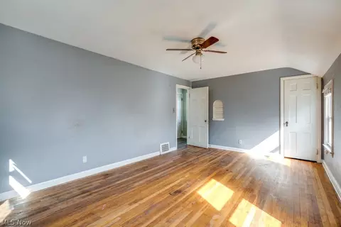 Bedroom - 860 E 232nd St, Euclid, OH 44123 photo 1 of 5