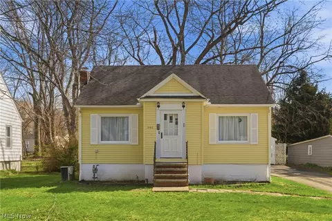 240 E 45th St, Lorain, OH 44052