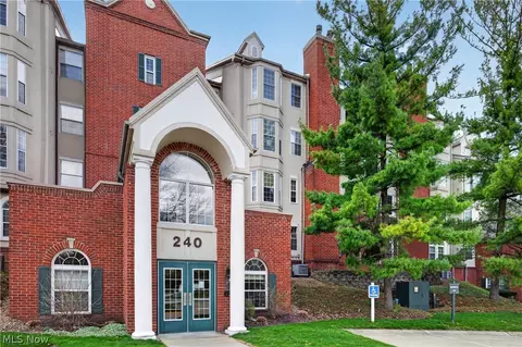 240 Fox Hollow Dr #408, Mayfield Heights, OH 44124
