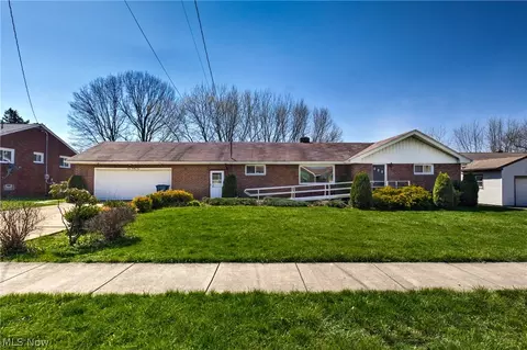 321 Porter Ave, Campbell, OH 44405