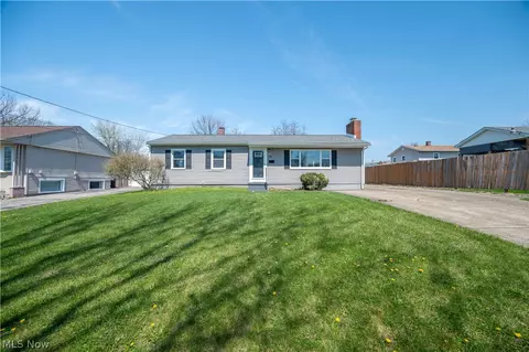 739 Notre Dame Ave, Austintown, OH 44515