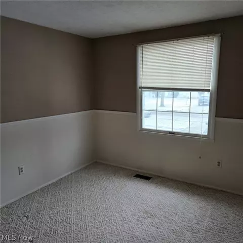 Bedroom - 511 Suzanne Dr, Kent, OH 44240 photo 4 of 5