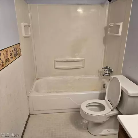Bath - 511 Suzanne Dr, Kent, OH 44240 photo 1 of 2