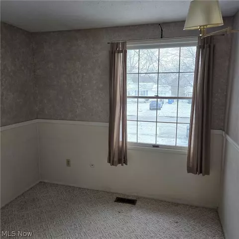 Bedroom - 511 Suzanne Dr, Kent, OH 44240 photo 3 of 5