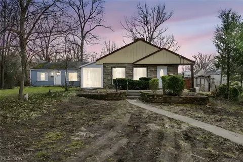 204 Grove Ave, Cuyahoga Falls, OH 44221