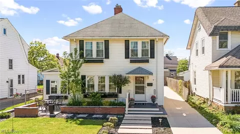 2064 Lincoln Ave, Lakewood, OH 44107