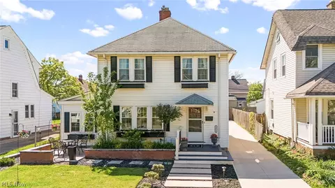 2064 Lincoln Ave, Lakewood, OH 44107