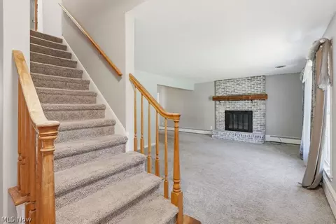 136 Pinehurst Rd, Munroe Falls, OH 44262 photo 4