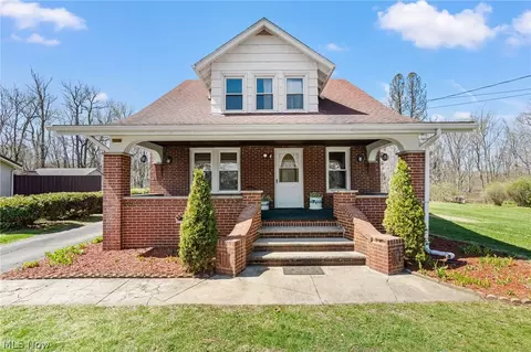 8009 Waynesburg Dr SE, Waynesburg, OH 44688