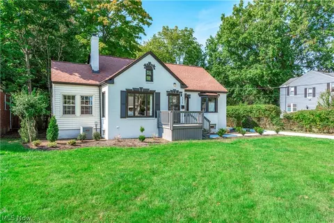 6430 Olde York Rd, Parma Heights, OH 44130