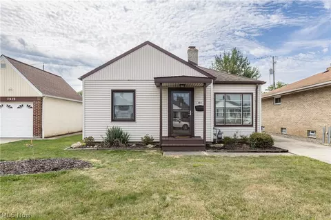 1303 Dartmoor Ave, Parma, OH 44134