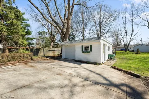 Exterior - 4633 Farley Dr, Mentor, OH 44060 photo 4 of 10